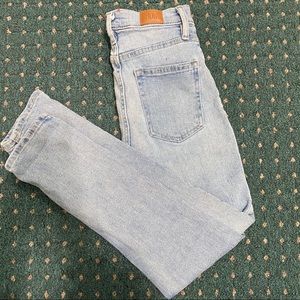 BDG Girlfriend High-rise light cropped denim jeans